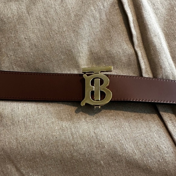 Leather reversible Burberry belt - Picture 3 of 5